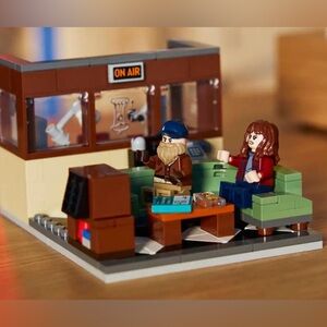 Stranger Things: WSQK Radio Station Studio Set with Minifigures LEGO
